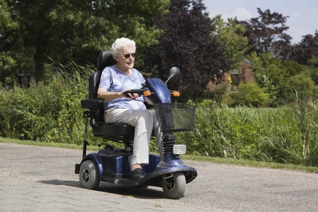 4 Best Lightweight Scooters for Old Age